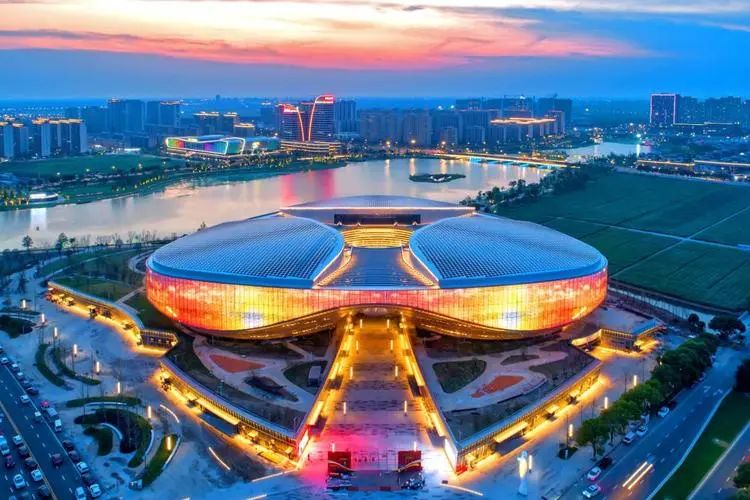 國家級工程獎大滿貫！嘉興市文化藝術(shù)中心的燈光閃耀秀湖