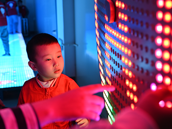 探索光電奧秘，勇電科技之光照進(jìn)小朋友們的課堂